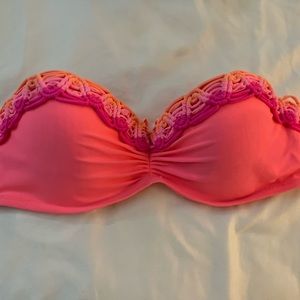 Target bathing suit top. Size L.